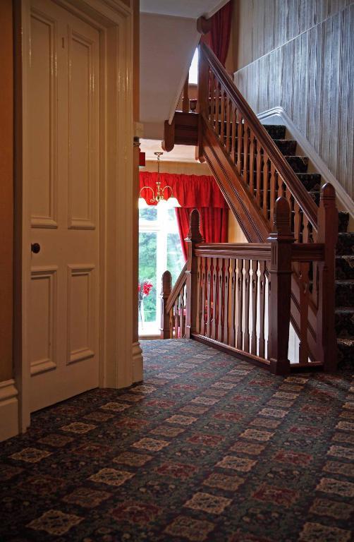 The Grove Bed & Breakfast